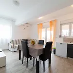 Apartment Mario