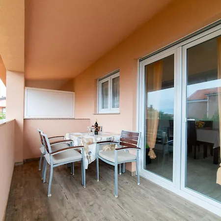 Mario Apartment Vir