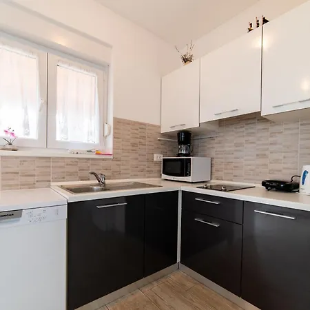 Apartment Mario Vir