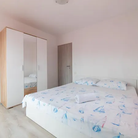 Apartment Mario Vir
