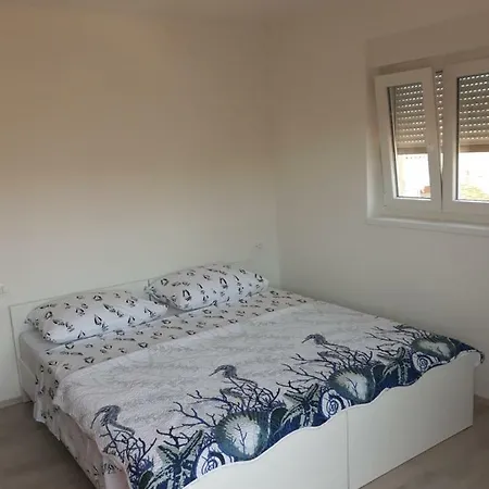 Apartment Mario Vir
