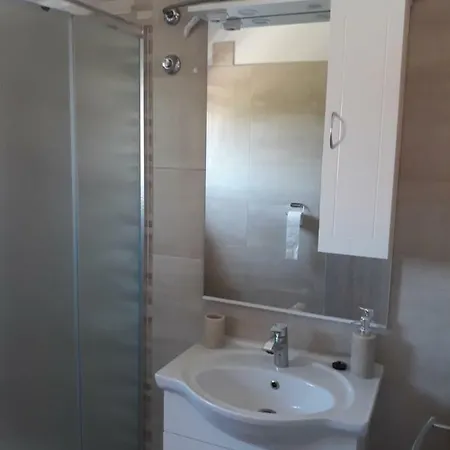 Mario Apartment Vir