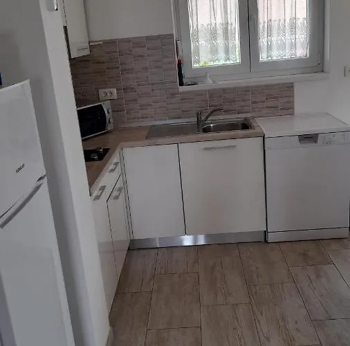 Апартаменты Mario Вир