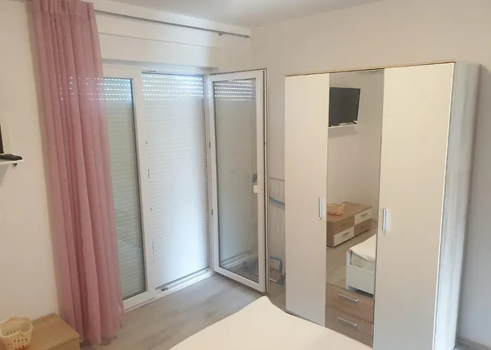 Апартаменты Mario Вир