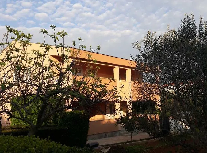 Апартаменты Mario Вир